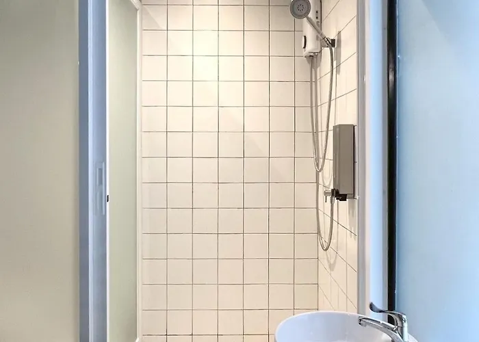Chatel Samyan - Self Check-in Albergue *